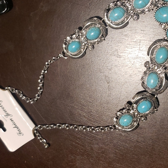 New boutique vintage look squash blossom necklace - Picture 9 of 9